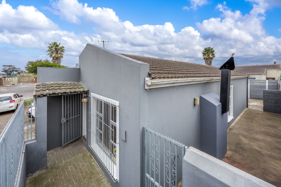 3 Bedroom Property for Sale in Silversands Western Cape
